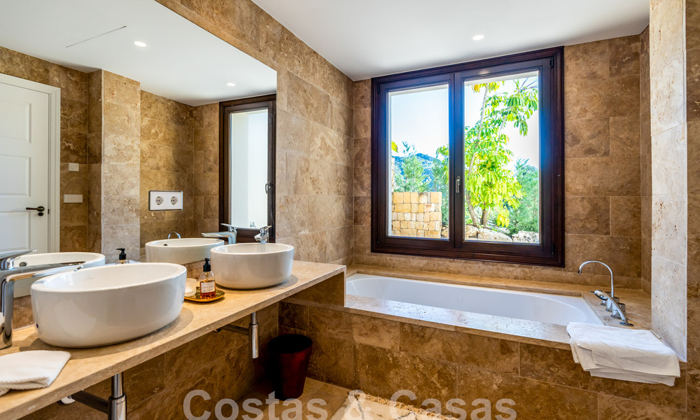 Villa de luxe de style méditerranéen à vendre avec vue panoramique sur la mer à Marbella - Benahavis 59859
