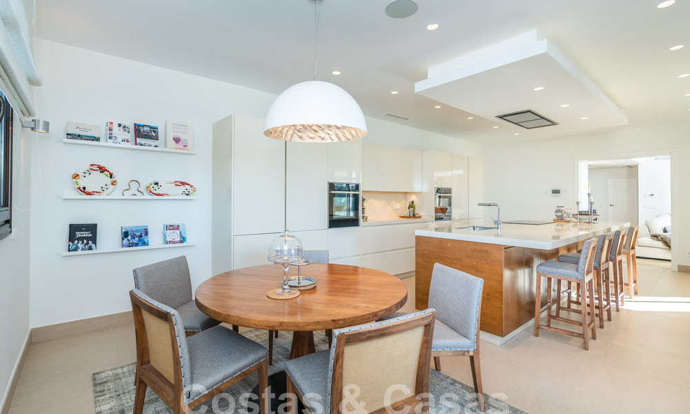 Villa de luxe de style méditerranéen à vendre avec vue panoramique sur la mer à Marbella - Benahavis 59865