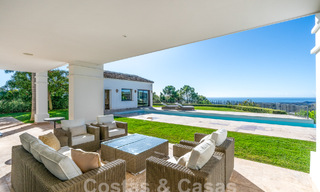 Villa de luxe de style méditerranéen à vendre avec vue panoramique sur la mer à Marbella - Benahavis 59876 