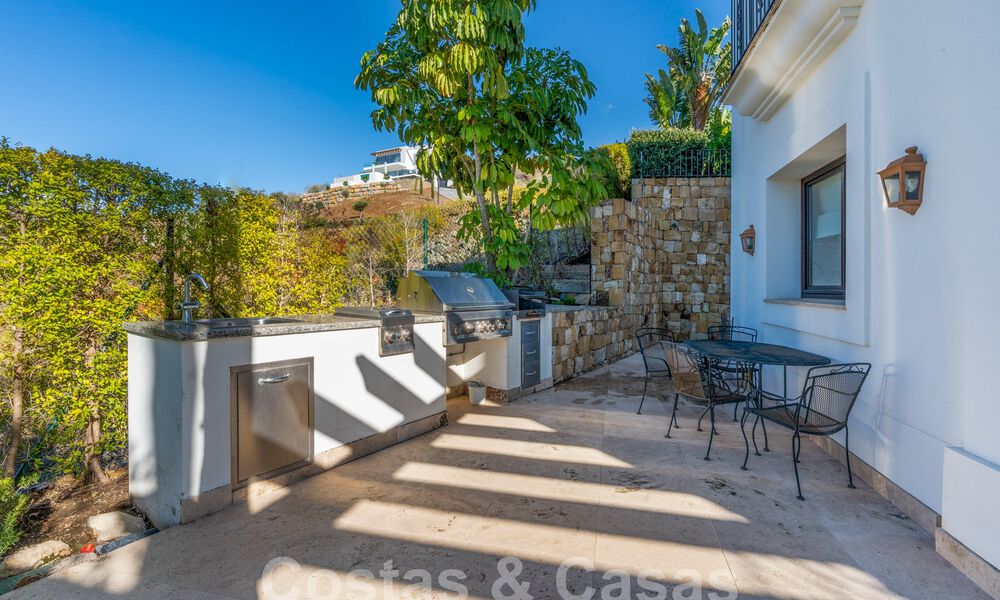 Villa de luxe de style méditerranéen à vendre avec vue panoramique sur la mer à Marbella - Benahavis 59880
