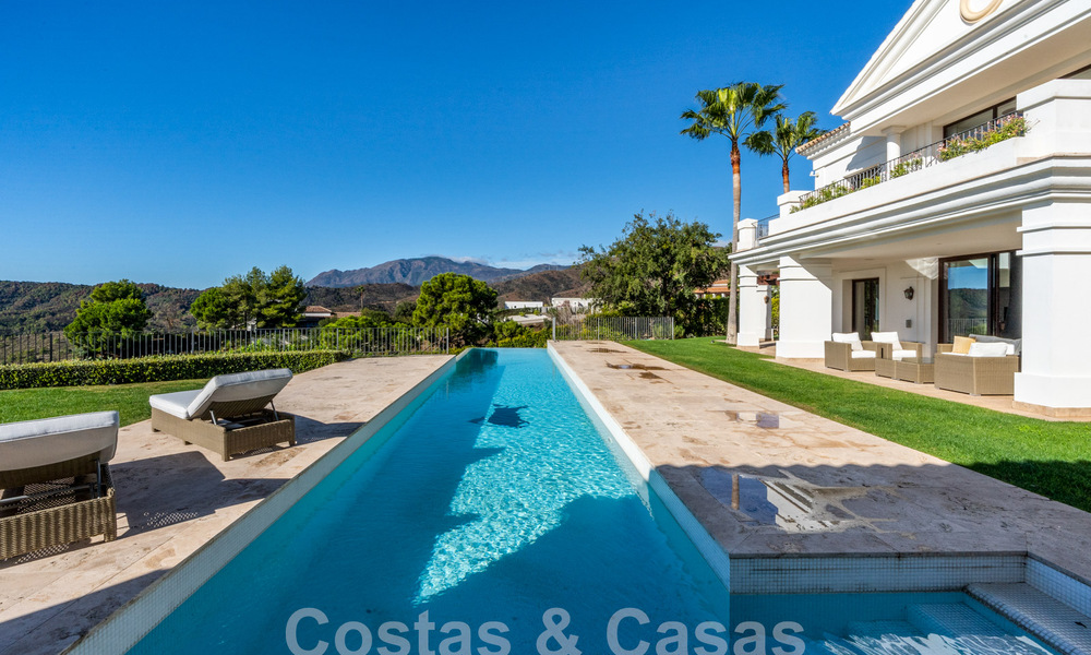 Villa de luxe de style méditerranéen à vendre avec vue panoramique sur la mer à Marbella - Benahavis 59884