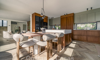 Villa de luxe rénovée de caractère avec vue sur la mer dans une communauté fermée à vendre à Nueva Andalucia, Marbella 59992 