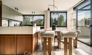 Villa de luxe rénovée de caractère avec vue sur la mer dans une communauté fermée à vendre à Nueva Andalucia, Marbella 59993 