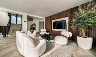 Villa de luxe rénovée de caractère avec vue sur la mer dans une communauté fermée à vendre à Nueva Andalucia, Marbella 59994 