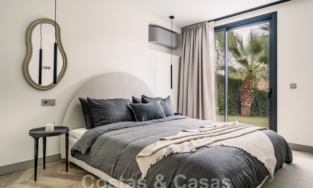 Villa de luxe rénovée de caractère avec vue sur la mer dans une communauté fermée à vendre à Nueva Andalucia, Marbella 60008