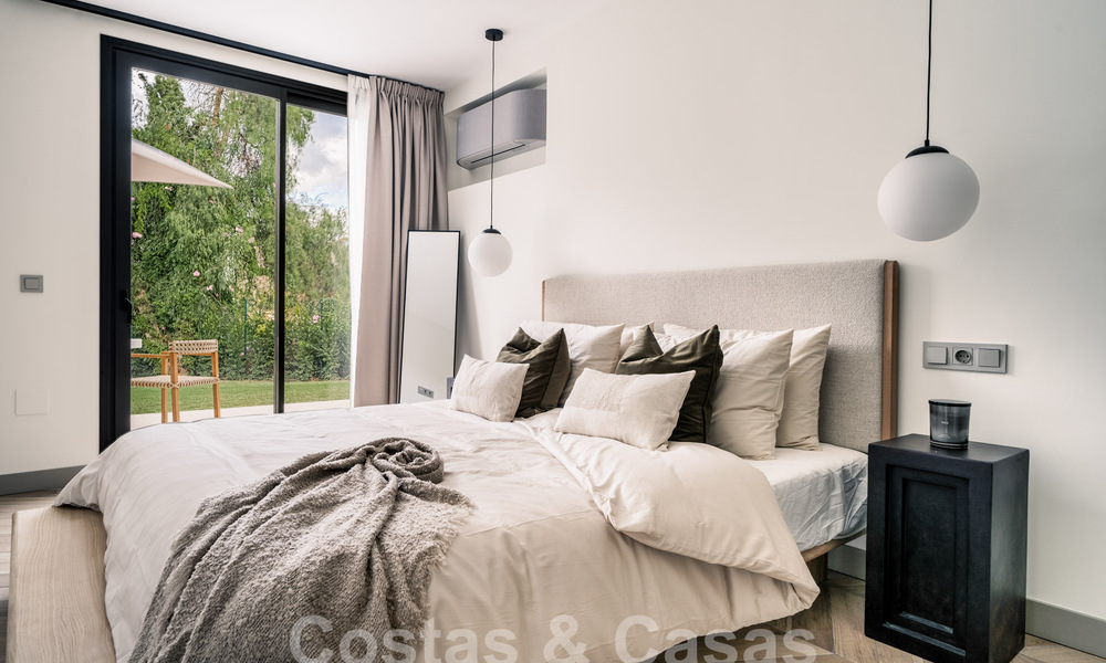 Villa de luxe rénovée de caractère avec vue sur la mer dans une communauté fermée à vendre à Nueva Andalucia, Marbella 60009