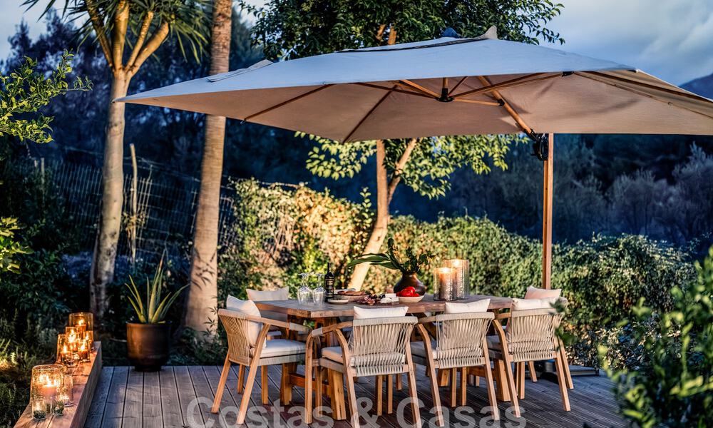Villa de luxe rénovée de caractère avec vue sur la mer dans une communauté fermée à vendre à Nueva Andalucia, Marbella 60011