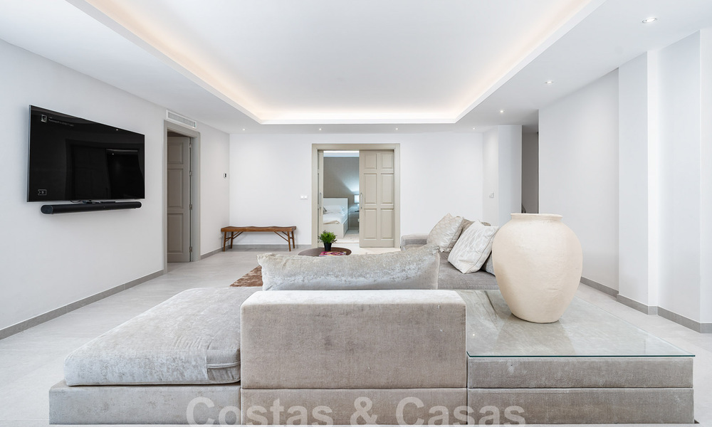 Villa contemporaine andalouse de luxe à vendre dans un environnement de golf haut de gamme à Nueva Andalucia, Marbella 59923