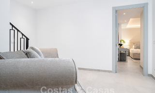 Villa contemporaine andalouse de luxe à vendre dans un environnement de golf haut de gamme à Nueva Andalucia, Marbella 59930 