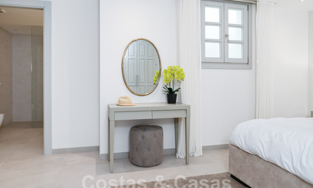 Villa contemporaine andalouse de luxe à vendre dans un environnement de golf haut de gamme à Nueva Andalucia, Marbella 59931