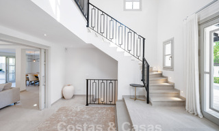 Villa contemporaine andalouse de luxe à vendre dans un environnement de golf haut de gamme à Nueva Andalucia, Marbella 59933 