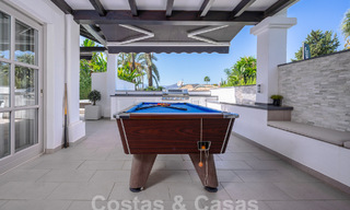 Villa contemporaine andalouse de luxe à vendre dans un environnement de golf haut de gamme à Nueva Andalucia, Marbella 59946 