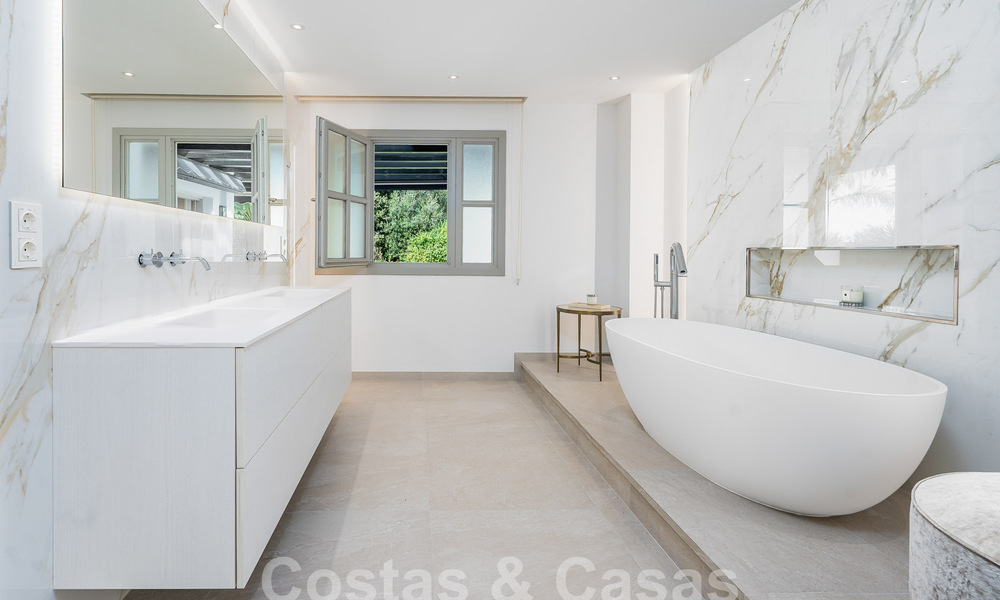Villa contemporaine andalouse de luxe à vendre dans un environnement de golf haut de gamme à Nueva Andalucia, Marbella 59963
