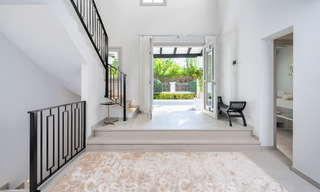 Villa contemporaine andalouse de luxe à vendre dans un environnement de golf haut de gamme à Nueva Andalucia, Marbella 59968 
