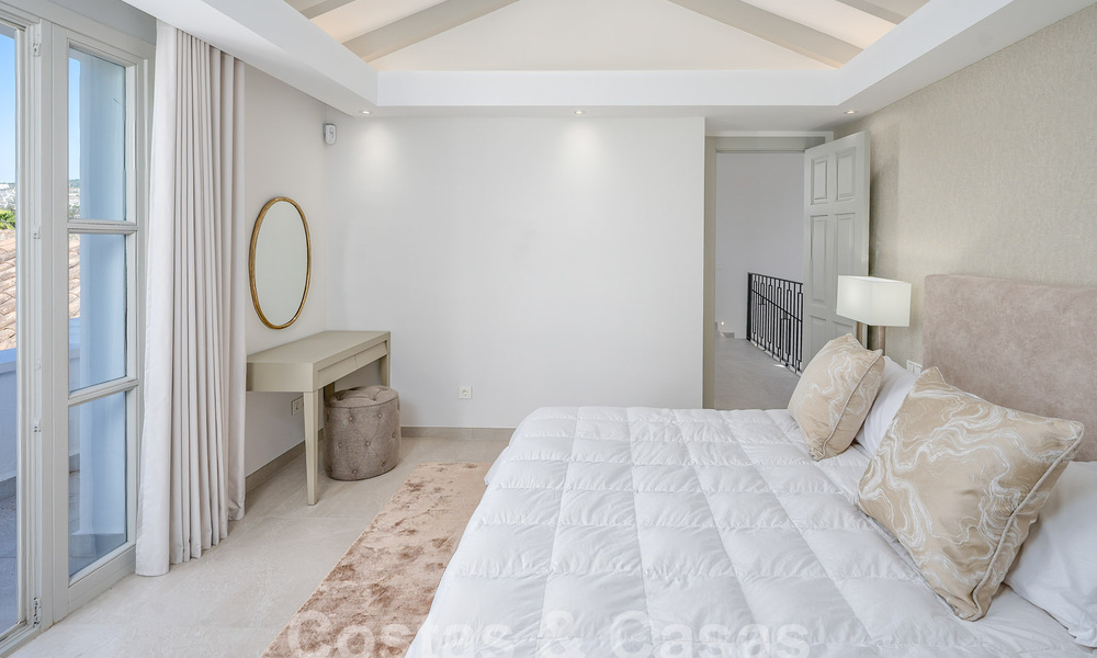 Villa contemporaine andalouse de luxe à vendre dans un environnement de golf haut de gamme à Nueva Andalucia, Marbella 59969