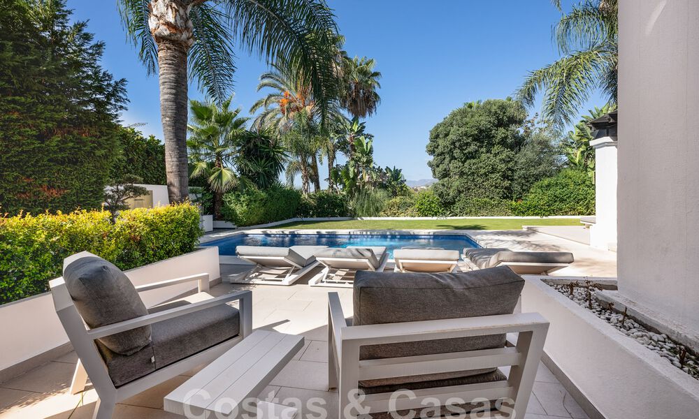 Villa contemporaine andalouse de luxe à vendre dans un environnement de golf haut de gamme à Nueva Andalucia, Marbella 59977