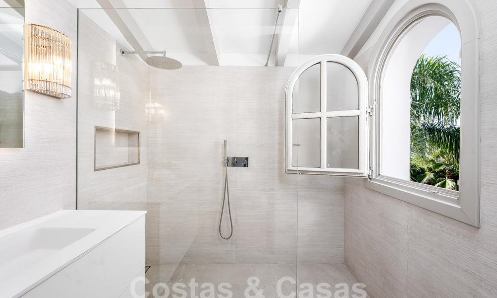 Villa contemporaine andalouse de luxe à vendre dans un environnement de golf haut de gamme à Nueva Andalucia, Marbella 59982