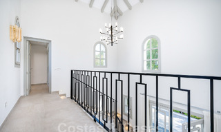 Villa contemporaine andalouse de luxe à vendre dans un environnement de golf haut de gamme à Nueva Andalucia, Marbella 59984 