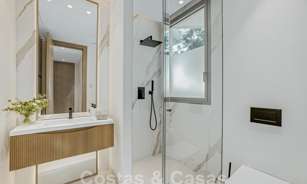 Villa boutique à vendre avec piscine à débordement et vue panoramique sur la mer à Nueva Andalucia, Marbella 59735