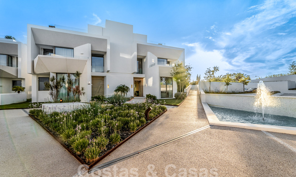 Villa boutique à vendre avec piscine à débordement et vue panoramique sur la mer à Nueva Andalucia, Marbella 59752