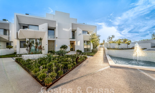 Villa boutique à vendre avec piscine à débordement et vue panoramique sur la mer à Nueva Andalucia, Marbella 59752 