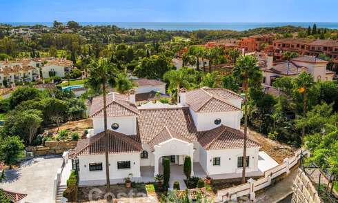 Villa de luxe de style architectural classique et andalou avec vue sur la mer à vendre sur le Nouveau Mille d'Or, Marbella - Estepona 60086