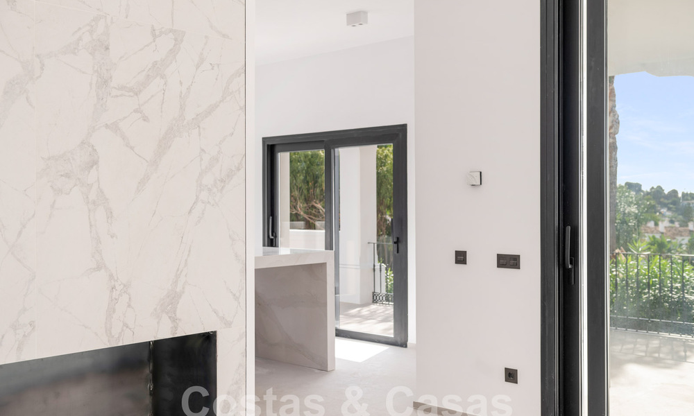 Villa de luxe de style architectural classique et andalou avec vue sur la mer à vendre sur le Nouveau Mille d'Or, Marbella - Estepona 60092