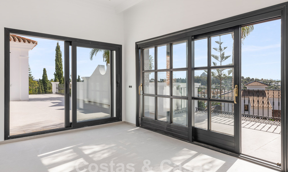 Villa de luxe de style architectural classique et andalou avec vue sur la mer à vendre sur le Nouveau Mille d'Or, Marbella - Estepona 60098