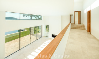 Villa contemporaine de luxe à vendre dans une station de golf de première ligne sur la Costa del Sol 60435 