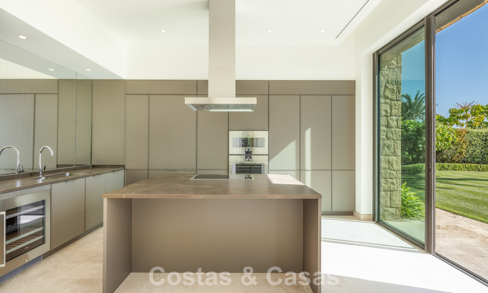 Villa contemporaine de luxe à vendre dans une station de golf de première ligne sur la Costa del Sol 60440