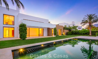 Villa contemporaine de luxe à vendre dans une station de golf de première ligne sur la Costa del Sol 60456 