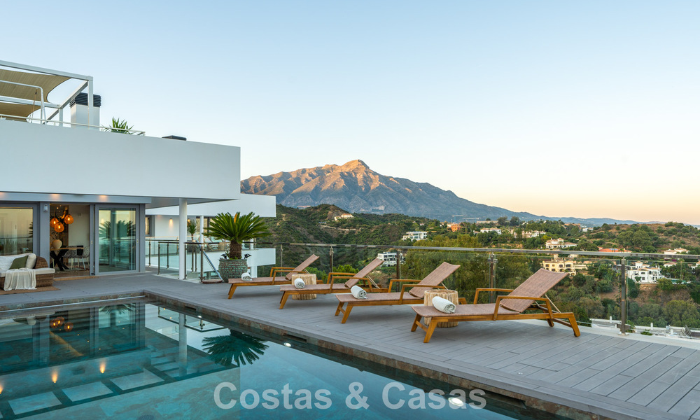 Villa de luxe sophistiquée à vendre dans un complexe de golf exclusif avec vue panoramique à La Quinta, Marbella - Benahavis 60409
