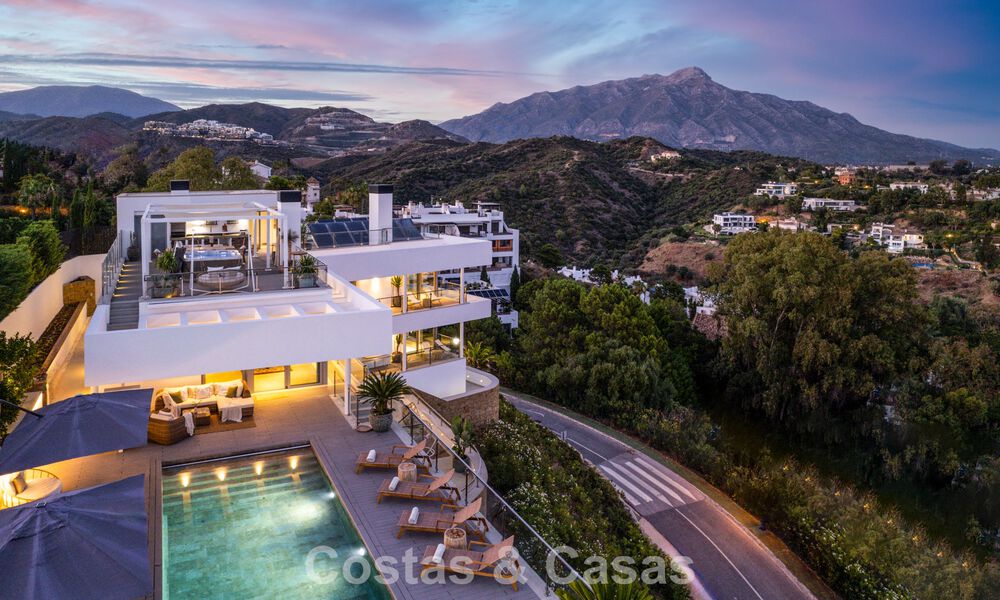Villa de luxe sophistiquée à vendre dans un complexe de golf exclusif avec vue panoramique à La Quinta, Marbella - Benahavis 60411
