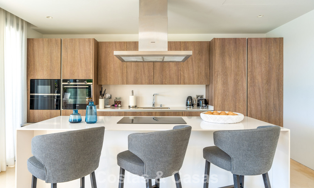 Villa de luxe sophistiquée au design moderne à vendre dans une communauté protégée de la vallée du golf de Nueva Andalucia à Marbella 60371