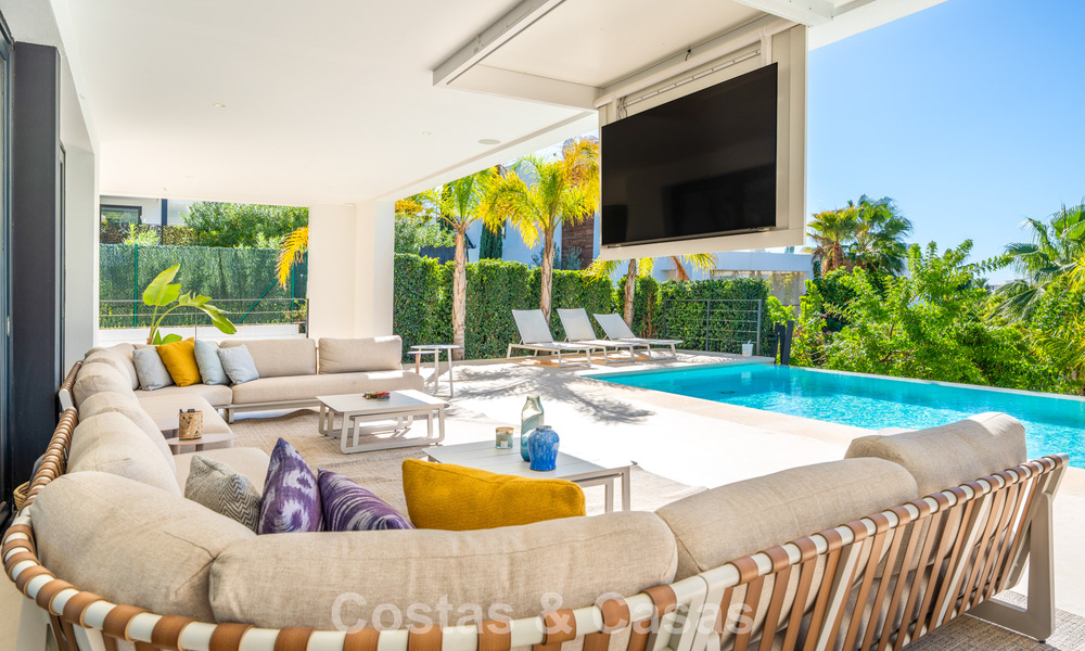 Villa de luxe sophistiquée au design moderne à vendre dans une communauté protégée de la vallée du golf de Nueva Andalucia à Marbella 60373