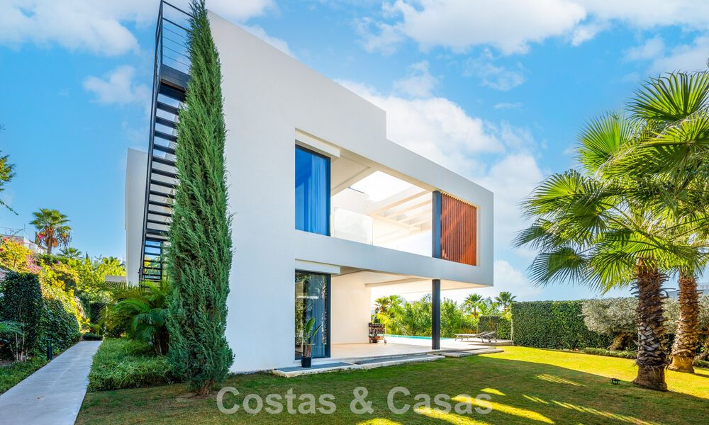 Villa de luxe sophistiquée au design moderne à vendre dans une communauté protégée de la vallée du golf de Nueva Andalucia à Marbella 60374