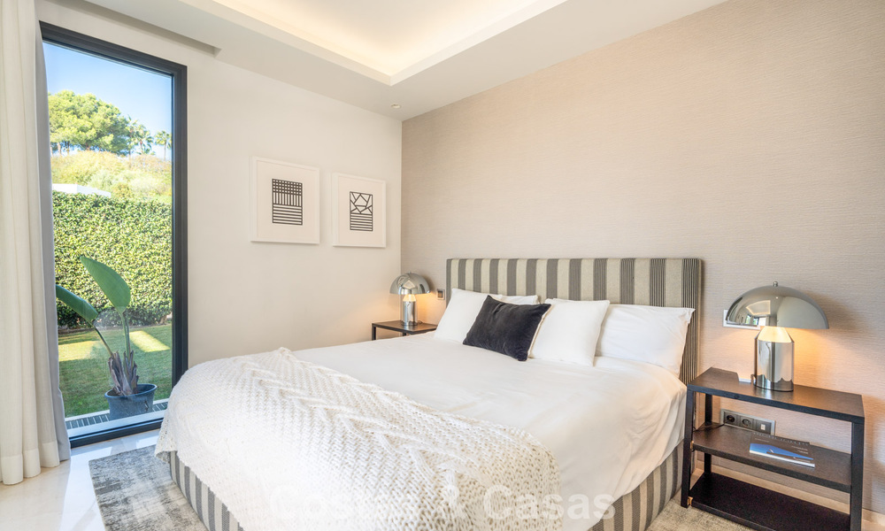 Villa de luxe sophistiquée au design moderne à vendre dans une communauté protégée de la vallée du golf de Nueva Andalucia à Marbella 60375