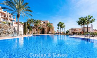 Spacieux appartement à vendre avec vue sur la mer dans un complexe de golf de première ligne sur le nouveau Golden Mile, Marbella - Estepona 60387 