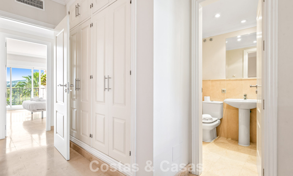 Spacieux appartement à vendre avec vue sur la mer dans un complexe de golf de première ligne sur le nouveau Golden Mile, Marbella - Estepona 60396