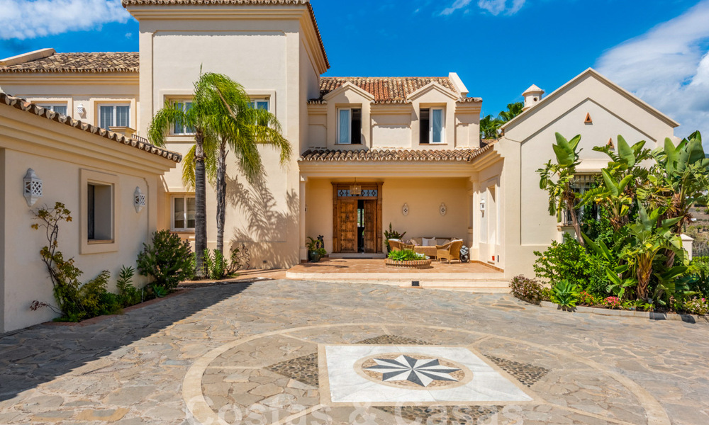 Villa de luxe de style andalou à vendre dans les collines de La Quinta, Benahavis - Marbella 60635