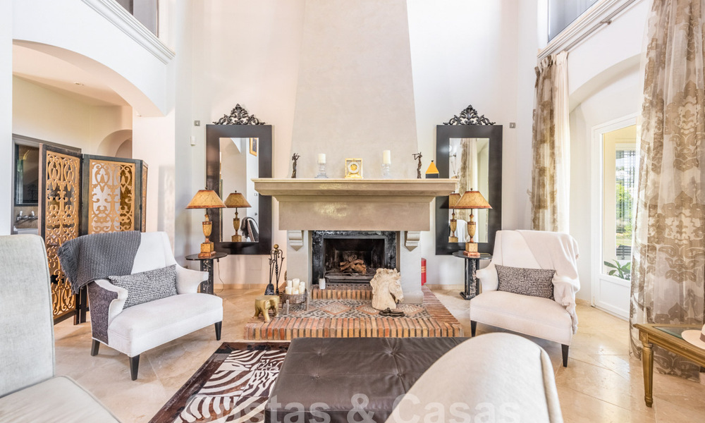 Villa de luxe de style andalou à vendre dans les collines de La Quinta, Benahavis - Marbella 60640