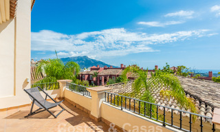 Villa de luxe de style andalou à vendre dans les collines de La Quinta, Benahavis - Marbella 60649 