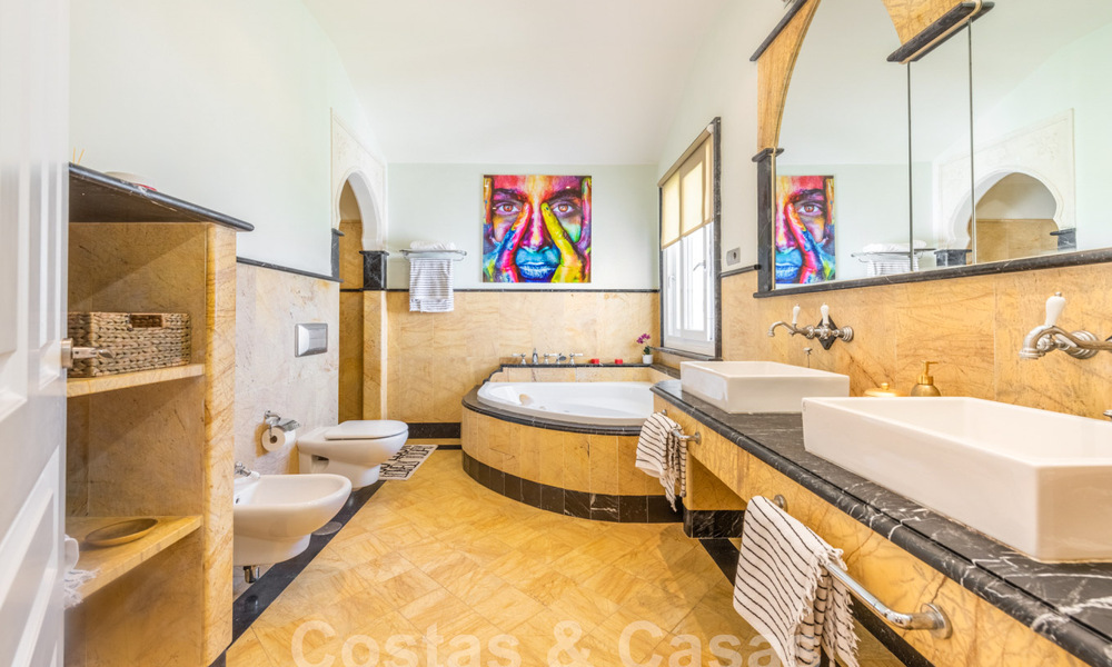 Villa de luxe de style andalou à vendre dans les collines de La Quinta, Benahavis - Marbella 60651