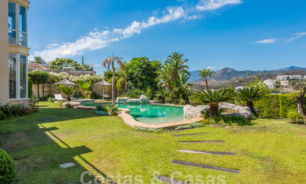 Villa de luxe de style andalou à vendre dans les collines de La Quinta, Benahavis - Marbella 60657