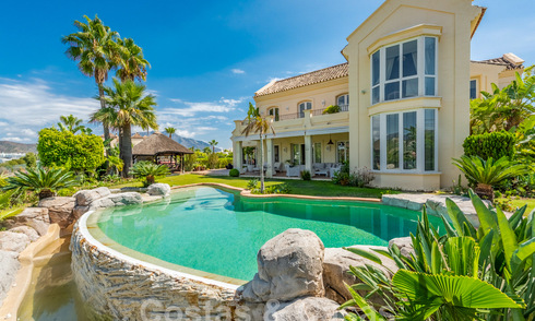 Villa de luxe de style andalou à vendre dans les collines de La Quinta, Benahavis - Marbella 60658