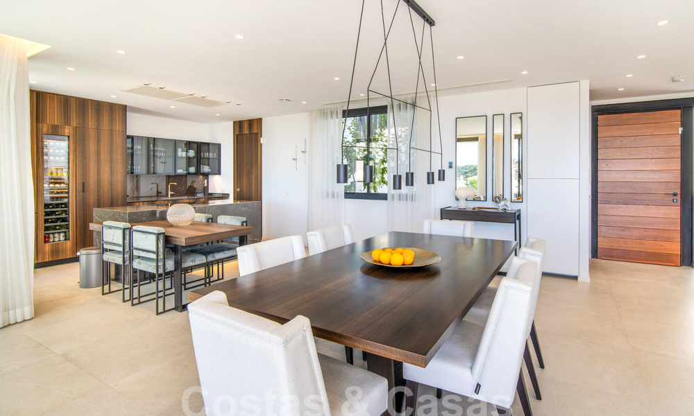Villa de luxe sophistiquée à l'architecture ultramoderne à vendre dans la vallée du golf de Nueva Andalucia, Marbella 60579