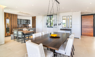Villa de luxe sophistiquée à l'architecture ultramoderne à vendre dans la vallée du golf de Nueva Andalucia, Marbella 60579 