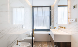 Villa de luxe sophistiquée à l'architecture ultramoderne à vendre dans la vallée du golf de Nueva Andalucia, Marbella 60584 