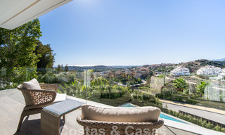 Villa de luxe sophistiquée à l'architecture ultramoderne à vendre dans la vallée du golf de Nueva Andalucia, Marbella 60588 