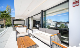 Villa de luxe sophistiquée à l'architecture ultramoderne à vendre dans la vallée du golf de Nueva Andalucia, Marbella 60590 